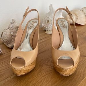 Gucci Patent Leather Wedge Shoes size 39 in Sable Color 258355